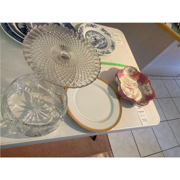 Cake plate, crystal bowl. Plate B