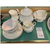 Image 1 : Royal Albert Val Dor Tea Set A