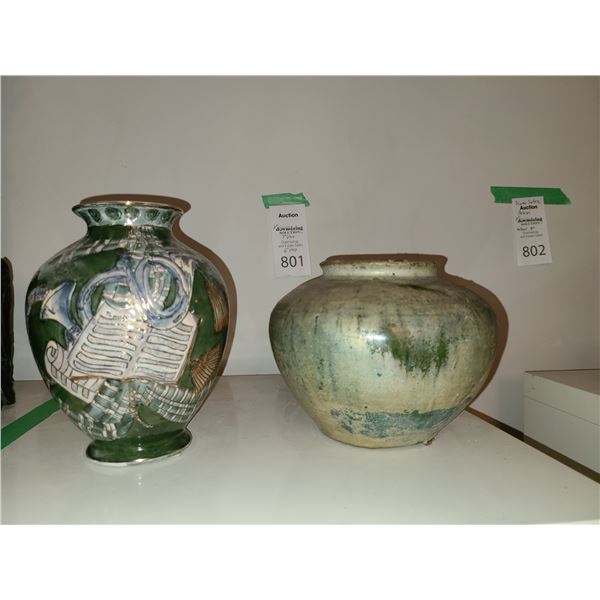 2 antique Chinese vases cat a