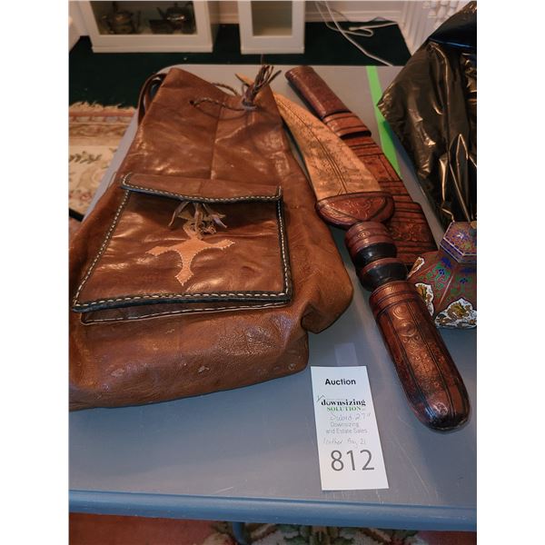 African copper Blade and leather bag cat A