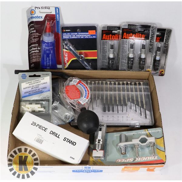 ESTATE FLAT OF ASSORTED AUTOMOTIVE ACCESSORIES
