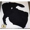 Image 1 : 3 SIZE SMALL SWEAT SHIRTS