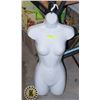 Image 1 : 1 HALF WOMEN'S  MANNEQUIN