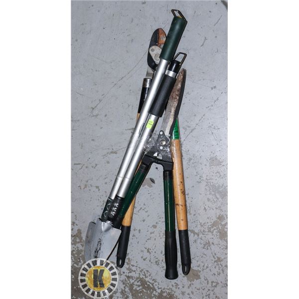 BUNDLE OF FARM EQUIPMENT