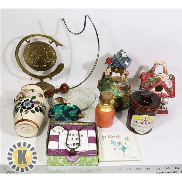 ESTATE BOX OF HOME DECORATIONS