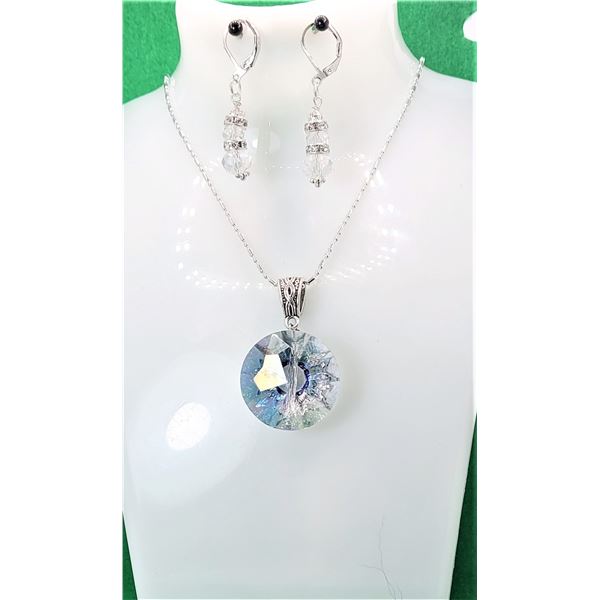 1)  SWAROVSKI CLEAR CRYSTAL ROUND PENDANT