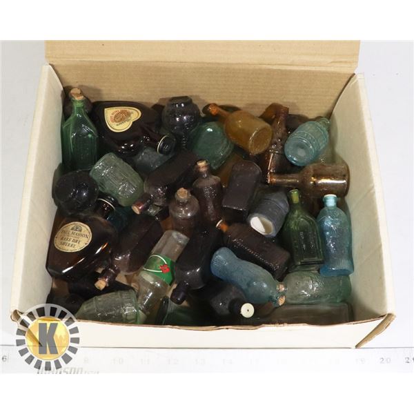 ESTATE BOX OF SMALL ANTIQUE/VTG BOTTLES