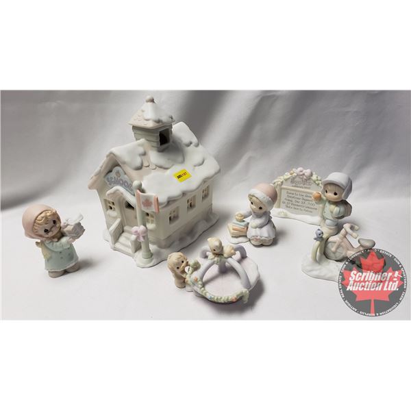 Precious Moments:  Sugar Town School House Set Collectable Christmas 1997