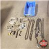 Image 1 : Blue Tote Lot: 1/4" Chains, Tow Straps, etc