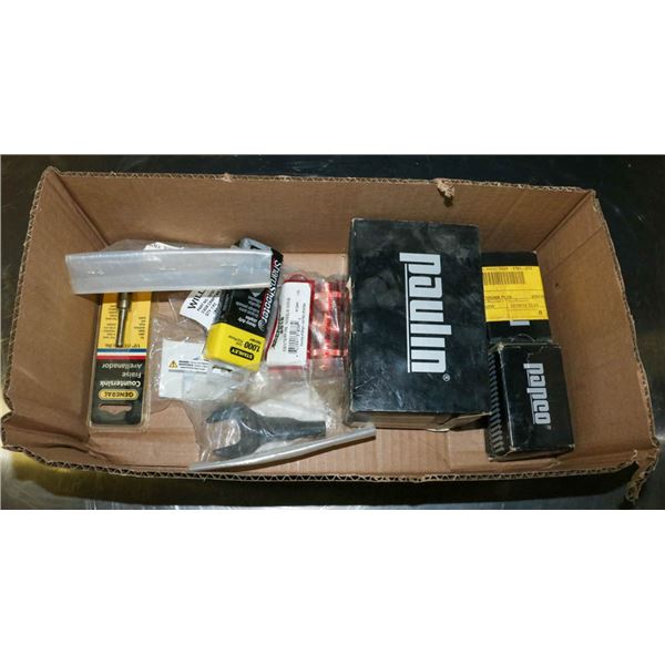 FLAT OF ASSORTED TRADESMAN TOOLS & SCREWS