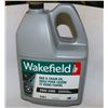Image 1 : 3 JUGS OF WAKEFIELD BAR AND CHAIN OIL 5 LITRES