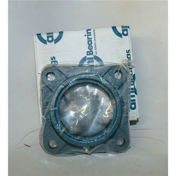 SET SCREW LOCKING FOUR BOLT FLANGE UNIT