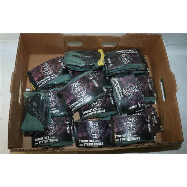 FLAT OF NEW BOB DALE SMALL & MEDIUM SIZE GLOVES