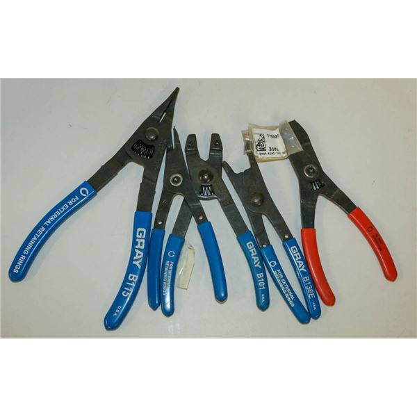 BAG LOT OF GRAY EXTERNAL & INTERNAL RETAINING