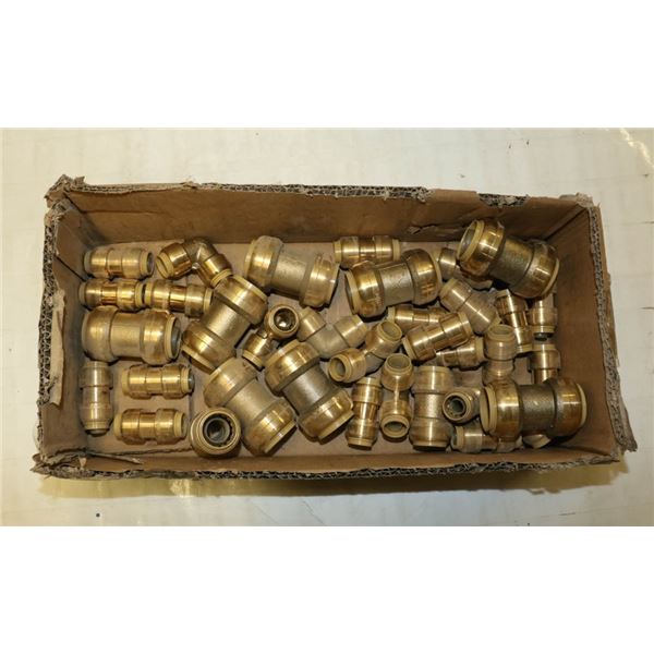 TRAY LOT OF ASSORTED SHARKBITE COUPLERS & ELBOWS