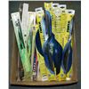 Image 1 : BOX LOT OF WINDSHIELD WASHER WIPERS