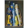 Image 1 : BOX LOT OF WINDSHIELD WASHER WIPERS