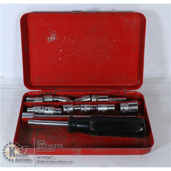 VINTAGE SNAP ON SOCKET WRENCH SET.