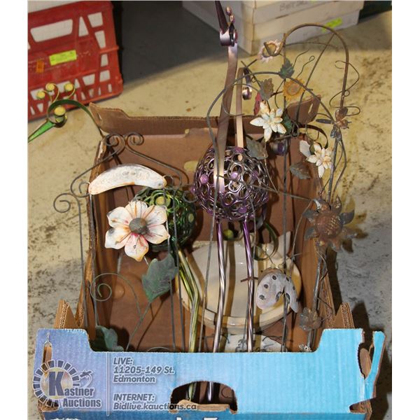 LARGE LOT OF GARDEN DECOR