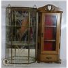 Image 1 : SET OF 2 VINTAGE DISPLAY CASES