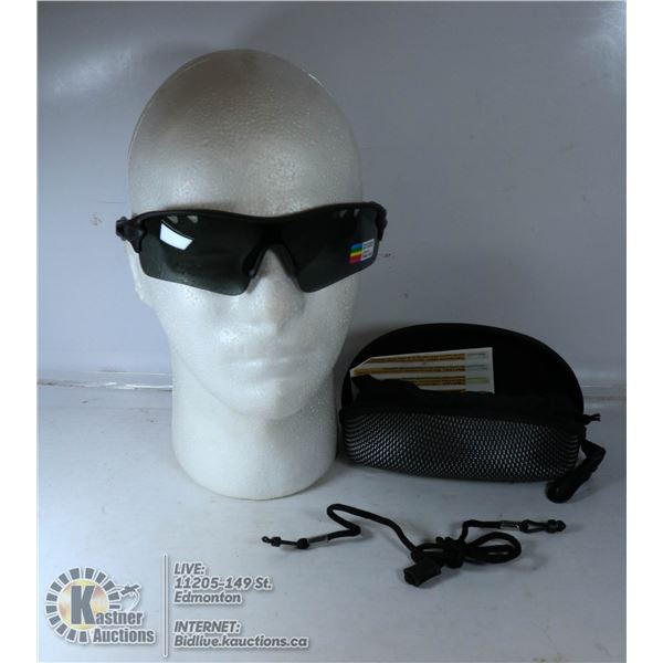 SUNGLASSES WITH MULTIPLE INTERCHANGEABLE LENSES.