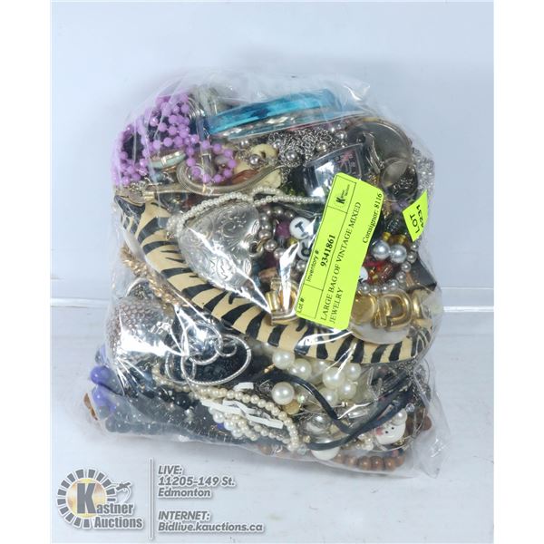 LARGE BAG OF COSTUME MIXED JEWELRY
