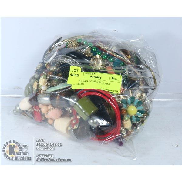 LARGE BAG OF COSTUME MIX JEWELRY