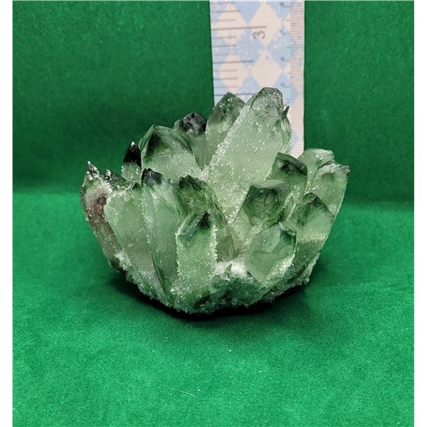 14)  NATURAL GREEN QUARTZ CRYSTAL MINERAL