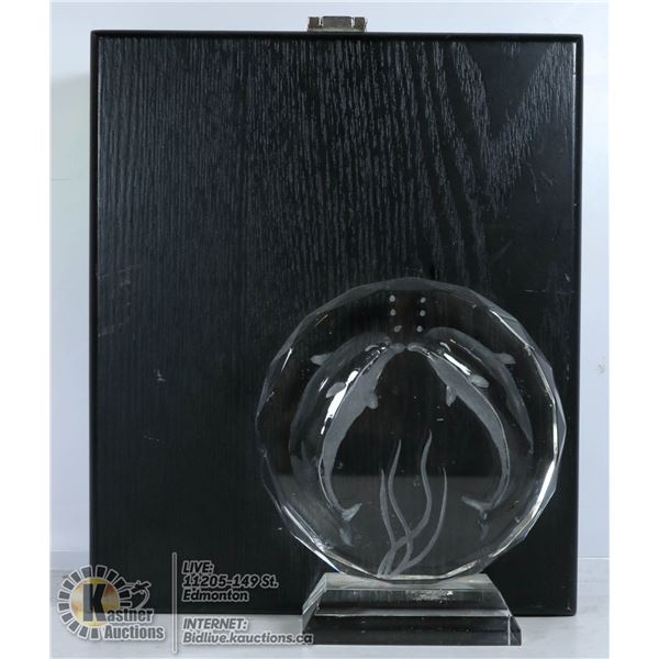 CRYSTAL DOLPHIN IN WOOD CLASP BOX