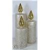 Image 1 : LOT OF THREE FLAMELESS CANDLES.