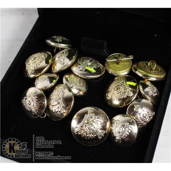 LOT OF VINTAGE RCMP BUTTONS