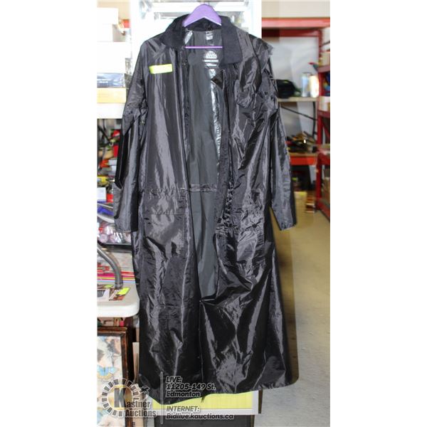 COWBOY SADDLE SLICKER