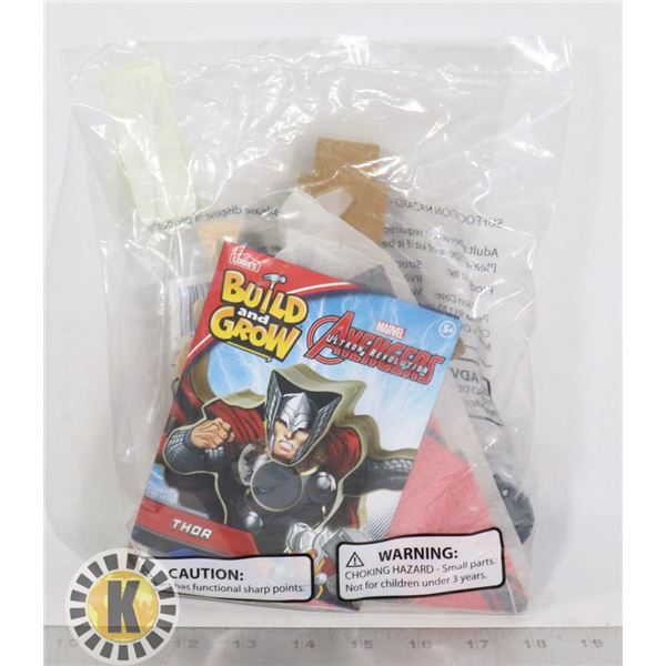 NEW BUILD AND GLOW THOR BUILDING SET