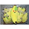 Image 1 : BOX OF BANANA NECK PILLOWS.