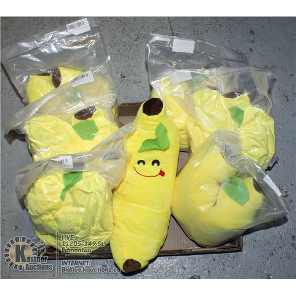 FLAT OF BANANA NECK PILLOWS.