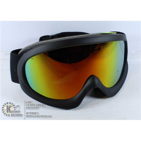 SNOWBOARD GOGGLES.