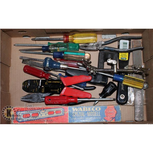 LOT OF VARIOUS HANDTOOLS.