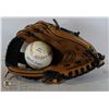 Image 1 : LOUISVILLE SLUGGER BASEBALL GLOVES WITH BALLS
