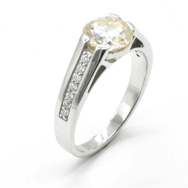 EC95 SILVER MOISSANITE (ROUND 8.5 MM) RING