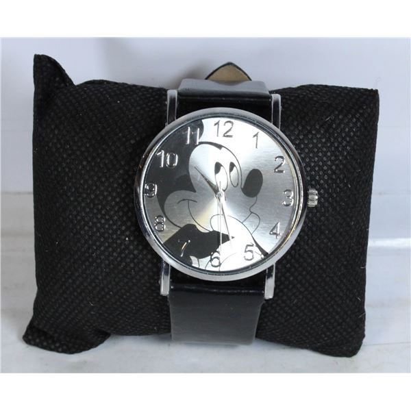 NEW MICKEY MOUSE QUARTZ MOVEMENT WATCH