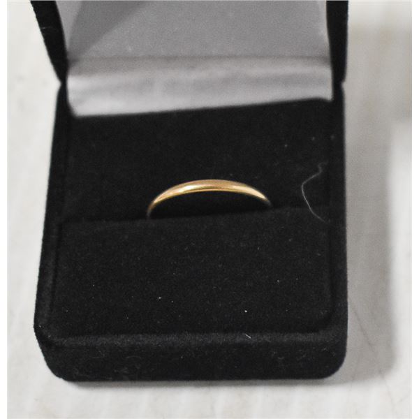 14 KT GOLD BAND RING - SIZE 7.5