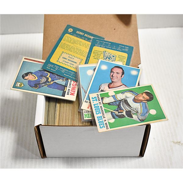200 X MIX OF 1969-1974 HOCKEY CARDS ESTATE