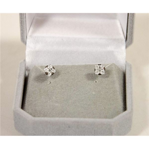 NEW WHITE TOPAZ AND 925 SILVER STUD EARRINGS