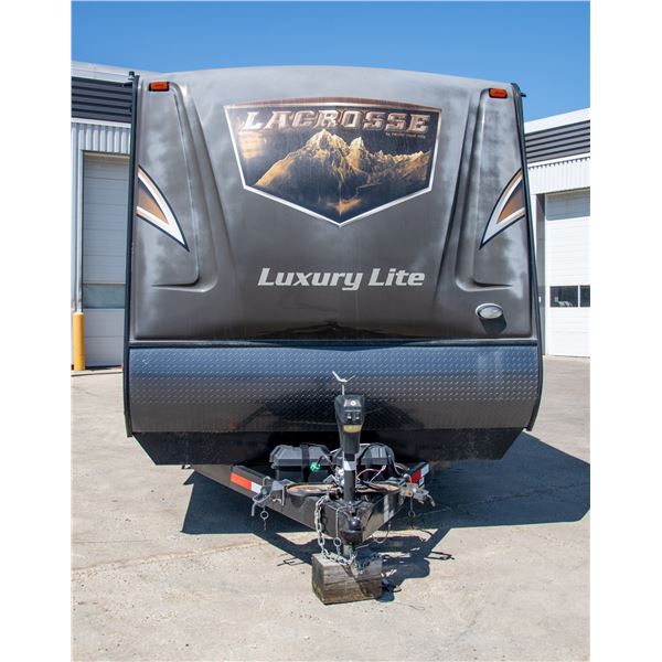 **UNRESERVED**2014 LACROSSE TRAVEL TRAILER