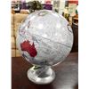 Image 1 : WORLD DESK GLOBE