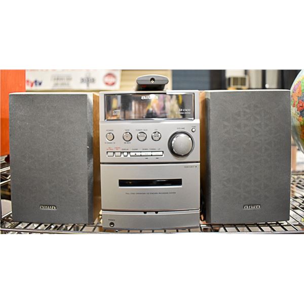 AIWA CD / TAPE DECK STEREO W/ REMOTE