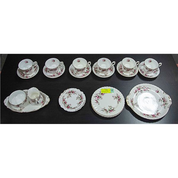 20 PIECE ROYAL ALBERT LAVENDER ROSE BONE CHINA TEA