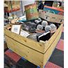 Image 1 : CRATE OF UNCLAIMED MEERCHANDISE  *** MUST BE