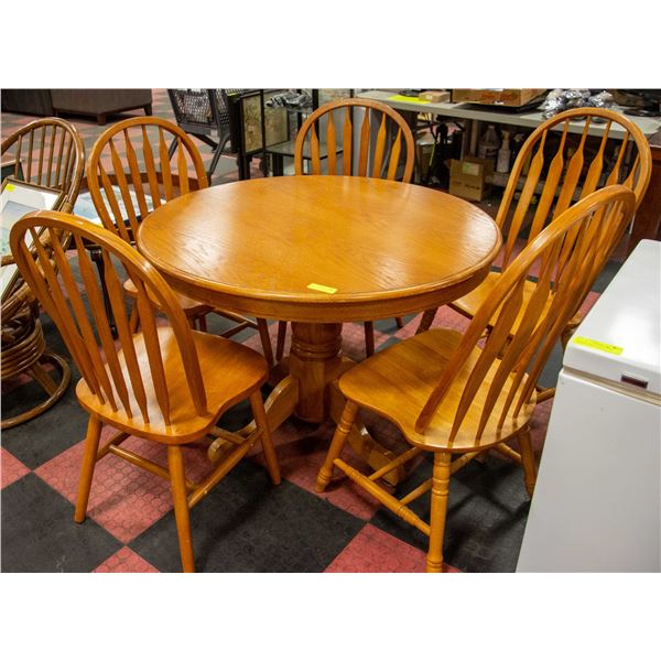 ROUND OAK KITCHEN TABLE WITH 5 CHAIRS