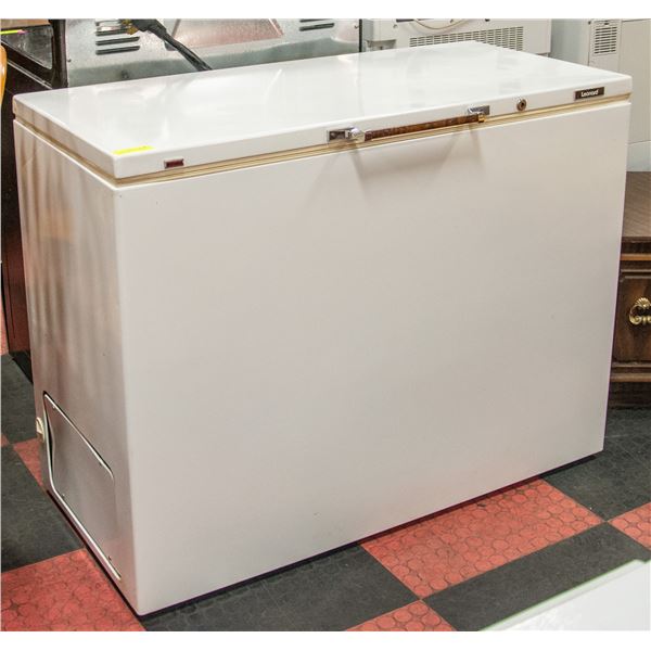 LEONARD BENCH STYLE DEEP FREEZE  46" X 23" X 35.5"